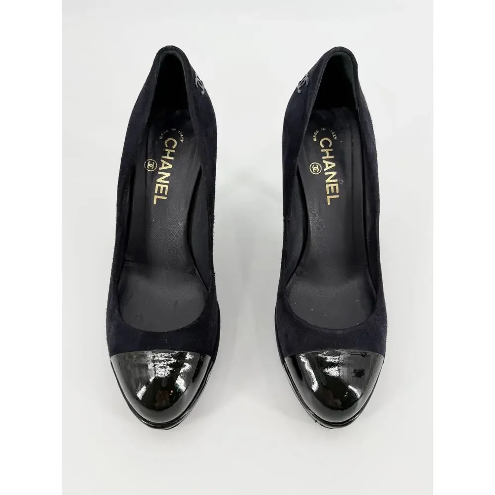 Chanel Black Suede Patent Cap Toe Platform Pumps CC Logo Heel Shoes 39.5 US 9